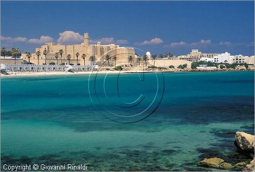 TUNISIA - Monastir - veduta della costa con le spiagge, dietro il Ribat