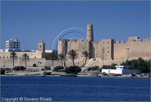 TUNISIA - Monastir - veduta del Ribat dal mare