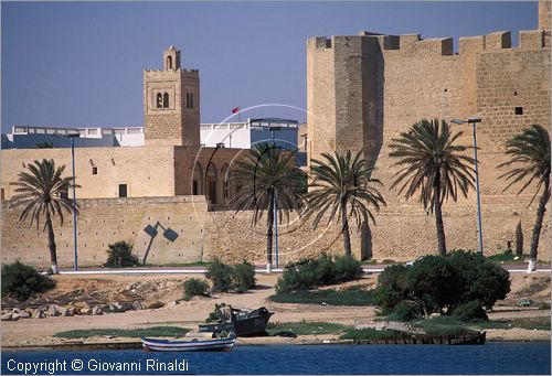 TUNISIA - Monastir - veduta del Ribat dal mare