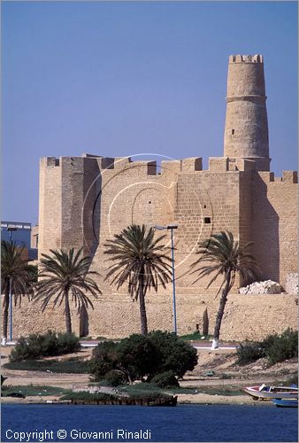 TUNISIA - Monastir - veduta del Ribat dal mare