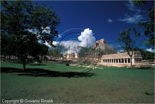 MEXICO - YUCATAN - Area archeologica di Uxmal, Centro cerimoniale Maya-Puc (600 - 900 d.C.)