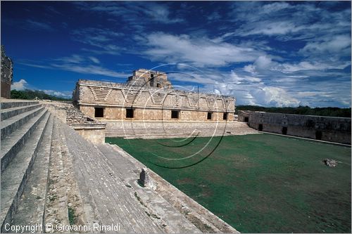 MEXICO - YUCATAN - Area archeologica di Uxmal, Centro cerimoniale Maya-Puc (600 - 900 d.C.) - Quadrangulo de las monjas - complesso di quattro edifici che formano un gran patio