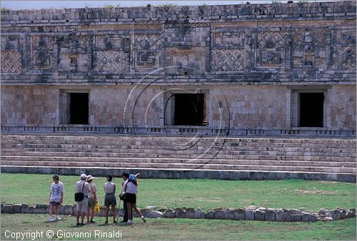 MEXICO - YUCATAN - Area archeologica di Uxmal, Centro cerimoniale Maya-Puc (600 - 900 d.C.) - Quadrangulo de las monjas - complesso di quattro edifici che formano un gran patio