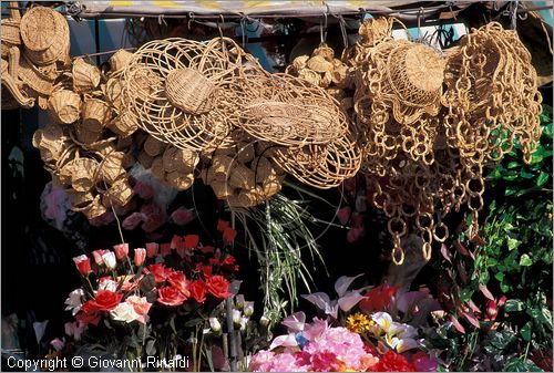 MEXICO - YUCATAN - Merida - Mercado Municipal - oggetti di artigianato