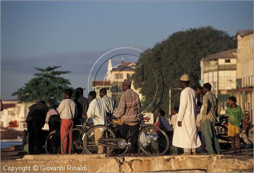 TANZANIA - ZANZIBAR  (Oceano Indiano) - Stone Town - il molo di fronte ai Giardini Jamituri