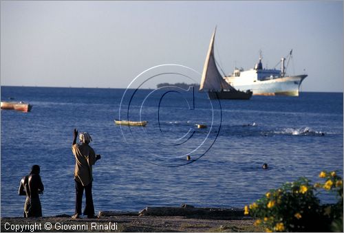 TANZANIA - ZANZIBAR  (Oceano Indiano) - Stone Town - il molo di fronte ai Giardini Jamituri